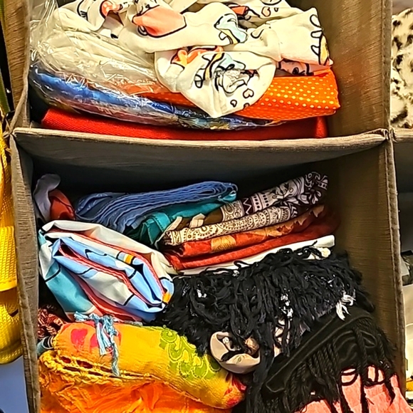 5lbs MYSTERY BOX  ITEMS FOR **ReSale** - Picture 6 of 8